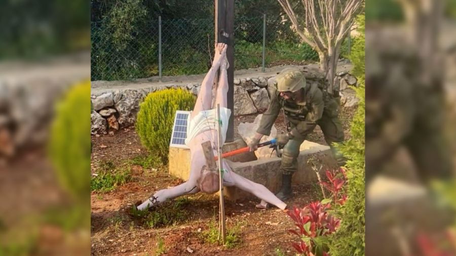 Israël dit enquêter sur une photo montrant un soldat frappant une statue de Jésus-Christ au Liban