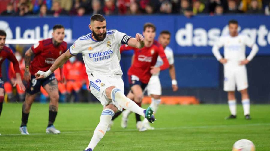 Benzema se rate mais le Real Madrid se rue vers le titre