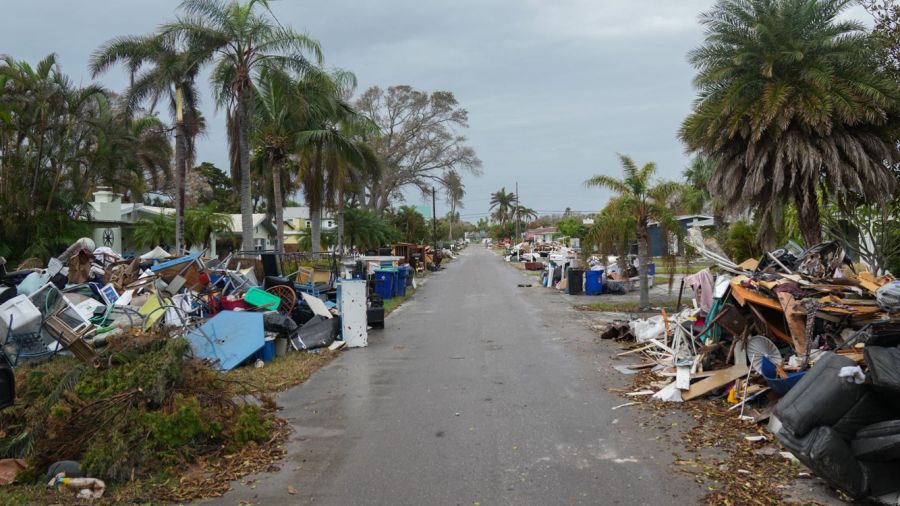 La Floride sur le qui-vive avant l'arrivée de l'ouragan Milton repassé en catégorie maximale