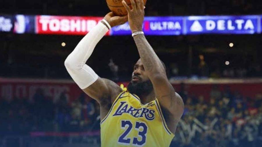 NBA: LeBron James passe le cap record des 40.000 points, et continue de grimper