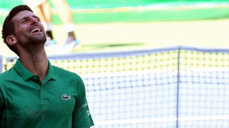 Djokovic inaugure des terrains de tennis au pied de la "pyramide bosnienne"