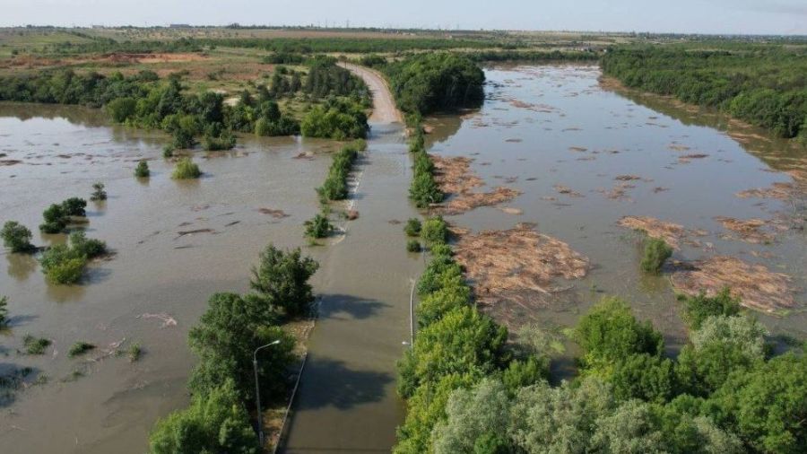 Des milliers d'Ukrainiens menacés après la destruction d'un barrage