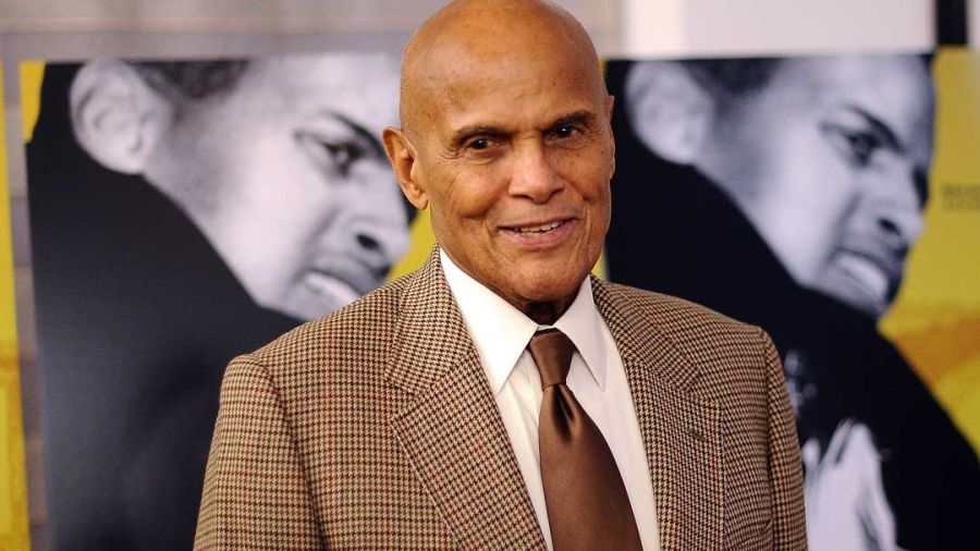 Le chanteur américain Harry Belafonte nommé chevalier de la Légion d'honneur