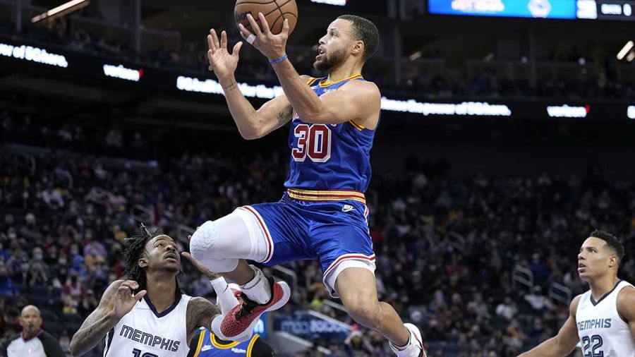 NBA: les Warriors dominent Memphis grâce aux 46 points de Curry