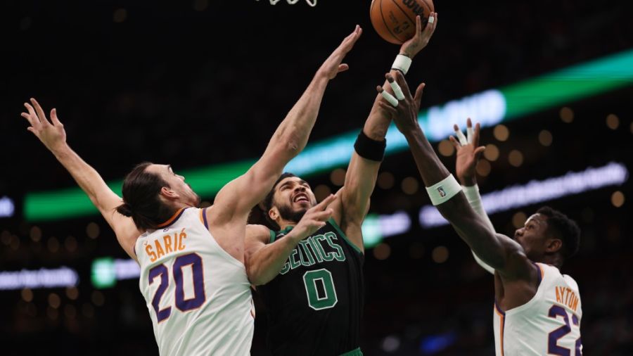 NBA: les Suns brillent à Boston, violences à Minneapolis