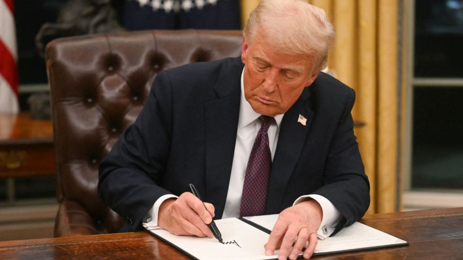 Président tous azimuts, Trump teste les limites de la séparation des pouvoirs