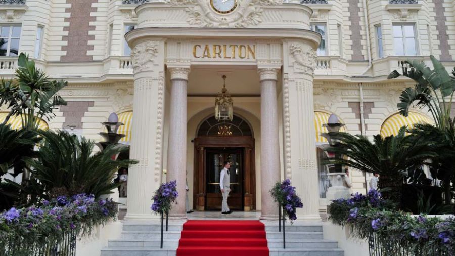 Cannes ville légendaire… le Carlton rouvre ses portes