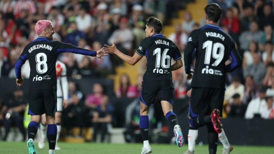 L'Atlético surclasse le Rayo et menace le Real