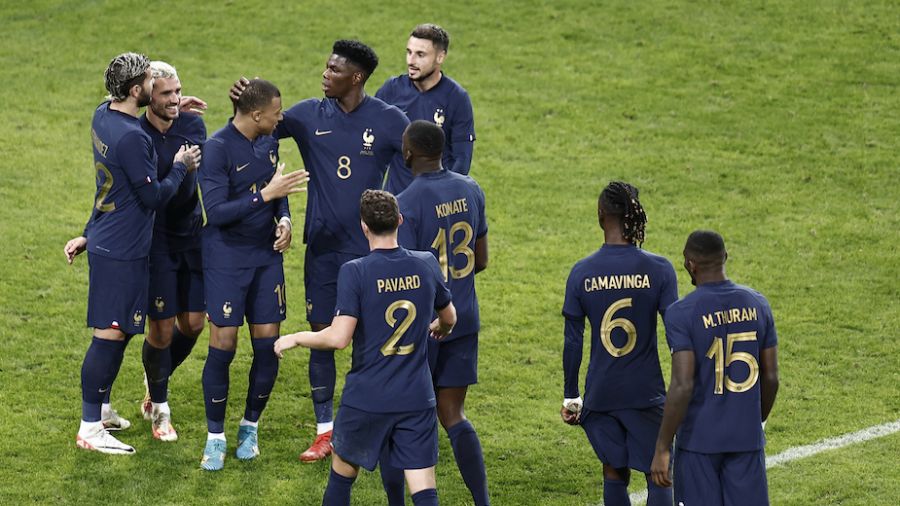 Foot: les Bleus s'offrent une balade contre l'Ecosse
