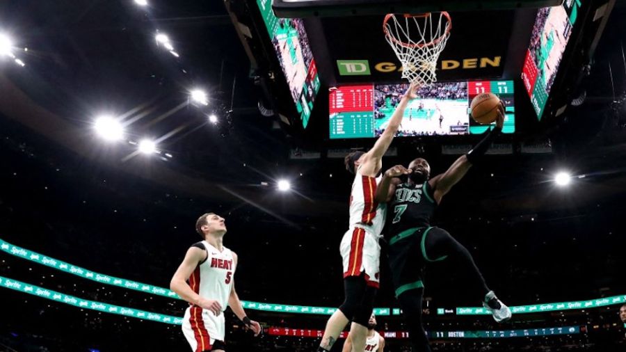 NBA: Boston passe en demie, les Clippers humiliés