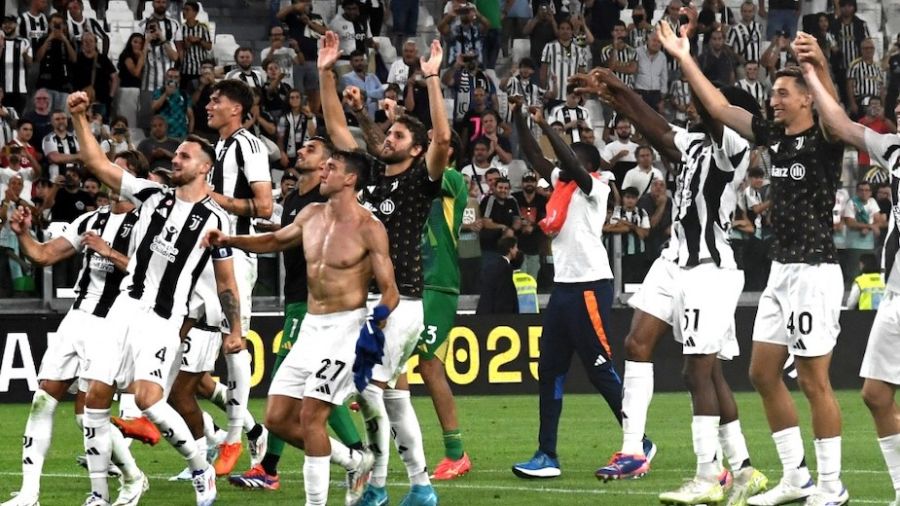 Foot: La Juventus enchaîne et prend la tête du championnat