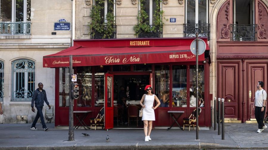 «Emily in Paris», vitrine glamour?