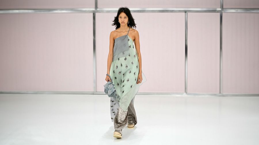 Entre éclat et ombres: Fendi lance la Fashion Week de Milan