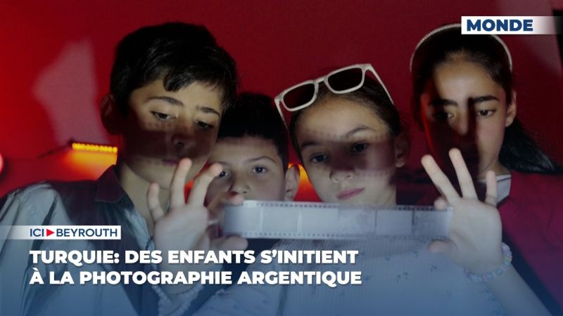 Turquie: des enfants s’initient à la photographie argentique
